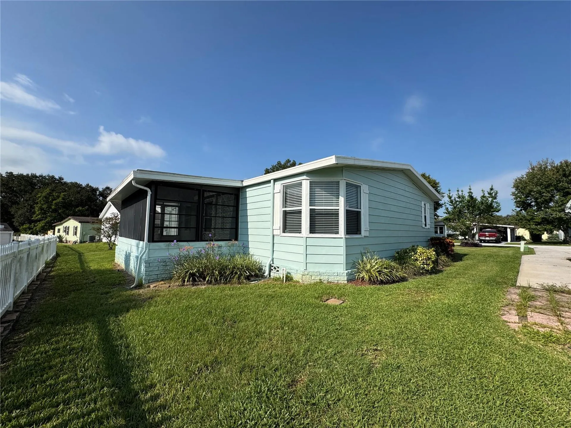 25100 Pine Hill Leesburg FL 34748