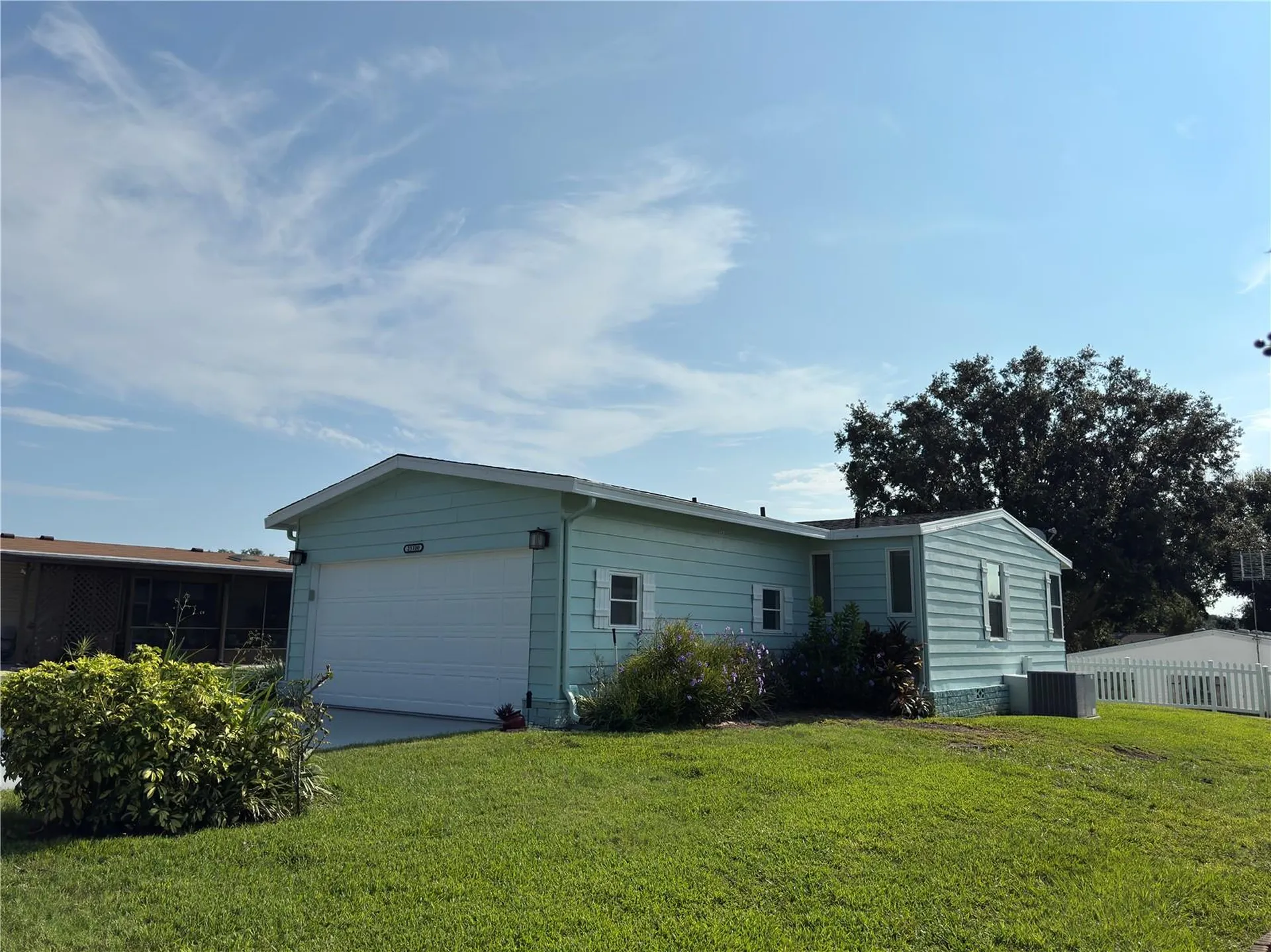 25100 Pine Hill Leesburg FL 34748