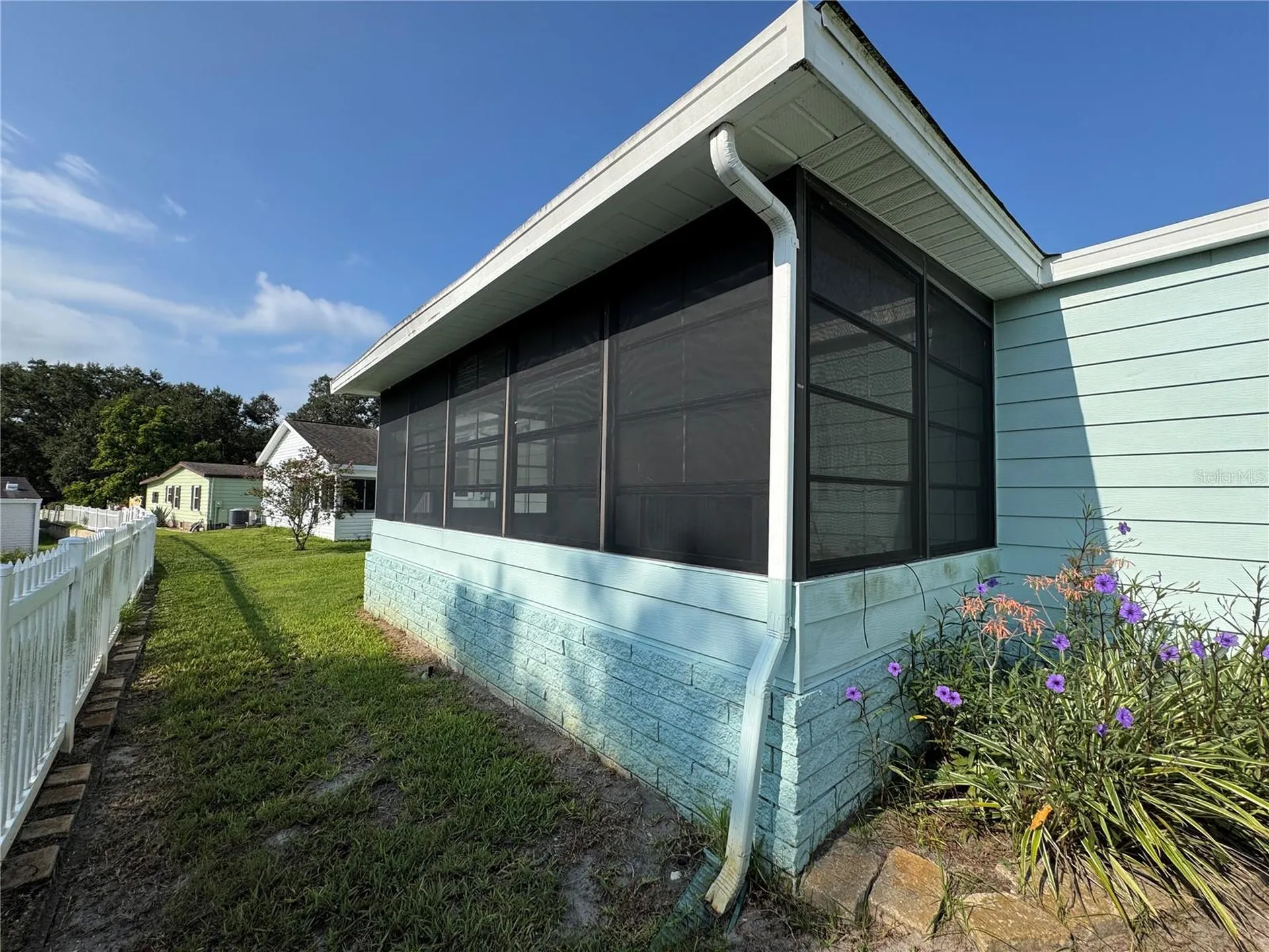 25100 Pine Hill Leesburg FL 34748
