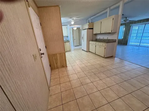 25100 Pine Hill Leesburg FL 34748