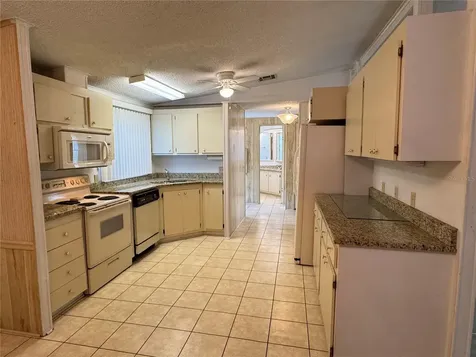 25100 Pine Hill Leesburg FL 34748