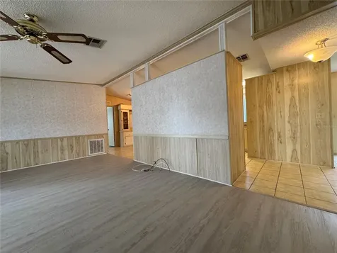 25100 Pine Hill Leesburg FL 34748