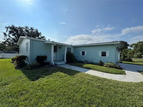 25100 Pine Hill Leesburg FL 34748