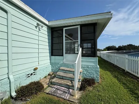 25100 Pine Hill Leesburg FL 34748