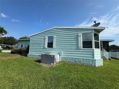 25100 Pine Hill Leesburg FL 34748