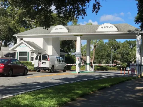 25100 Pine Hill Leesburg FL 34748