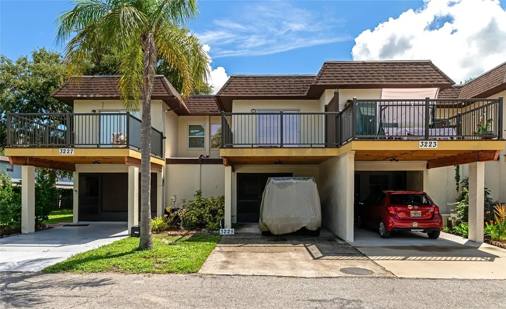 3225 Ramblewood Drive Sarasota FL 34237