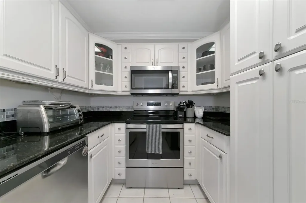3225 Ramblewood Drive Sarasota FL 34237