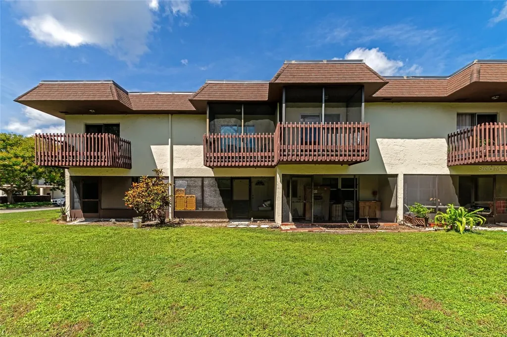 3225 Ramblewood Drive Sarasota FL 34237
