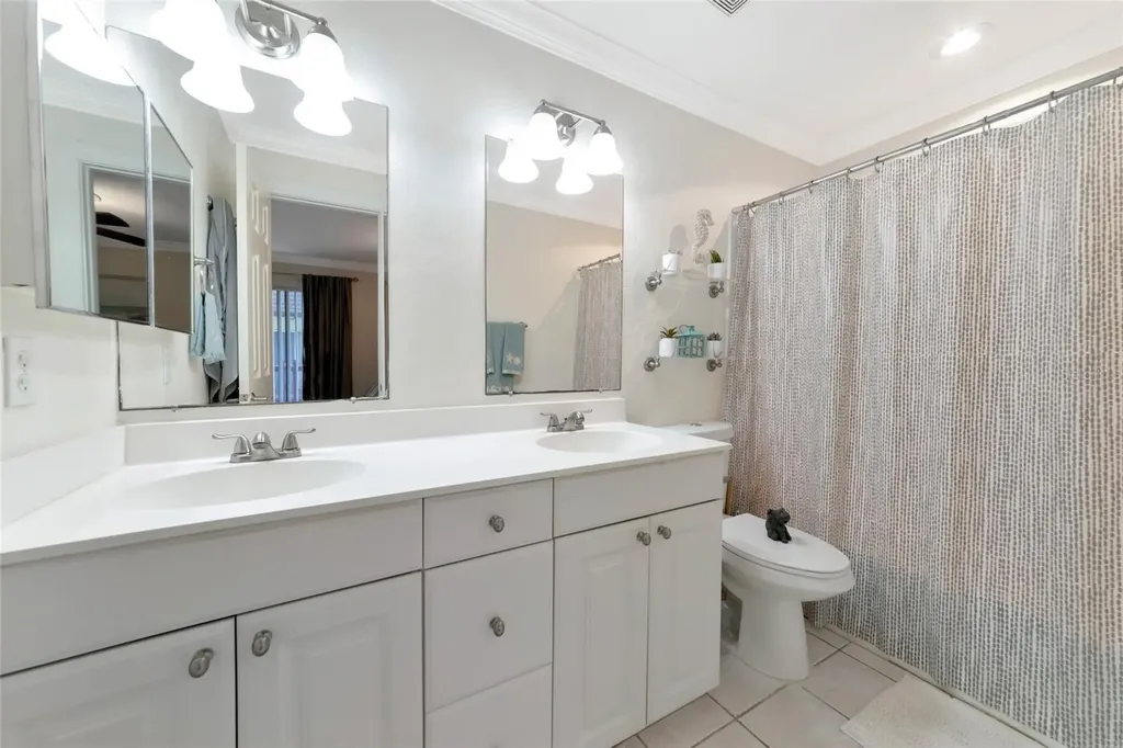 3225 Ramblewood Drive Sarasota FL 34237