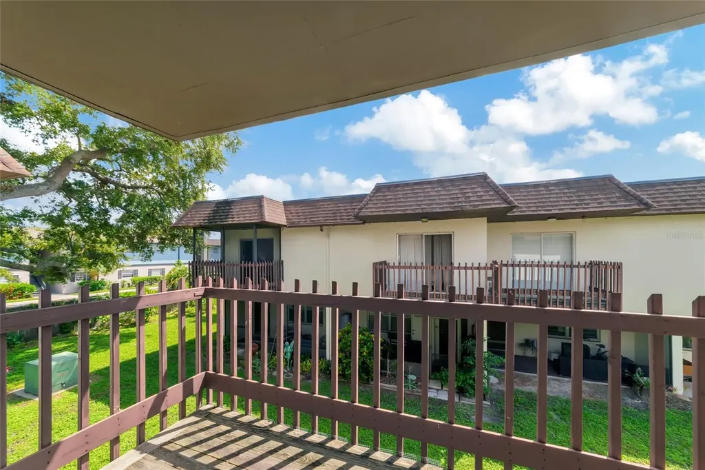 3225 Ramblewood Drive Sarasota FL 34237