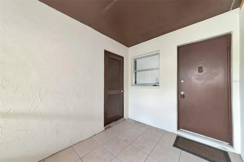 3225 Ramblewood Drive Sarasota FL 34237