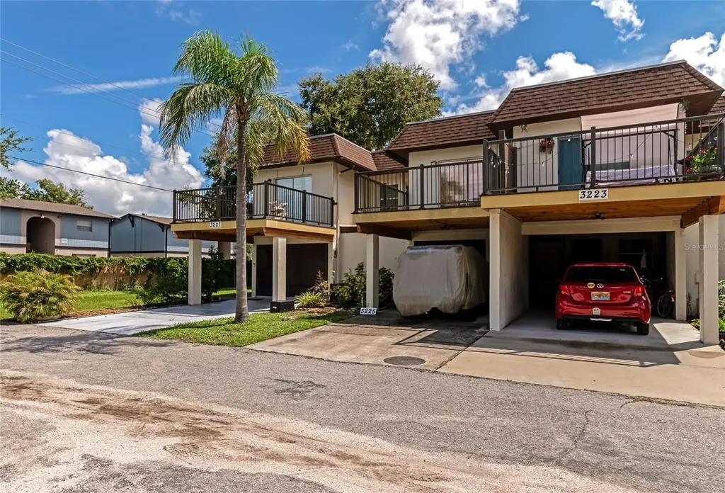 3225 Ramblewood Drive Sarasota FL 34237