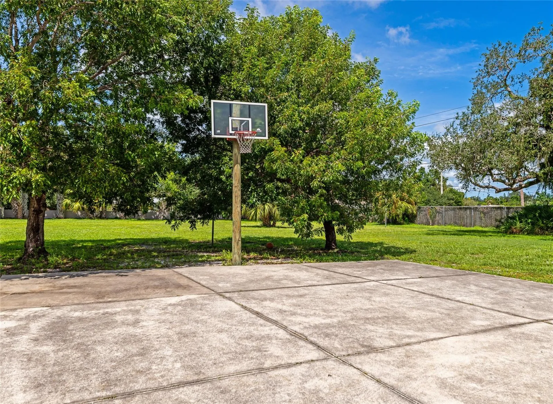 3225 Ramblewood Drive Sarasota FL 34237