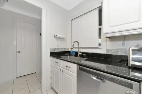 3225 Ramblewood Drive Sarasota FL 34237
