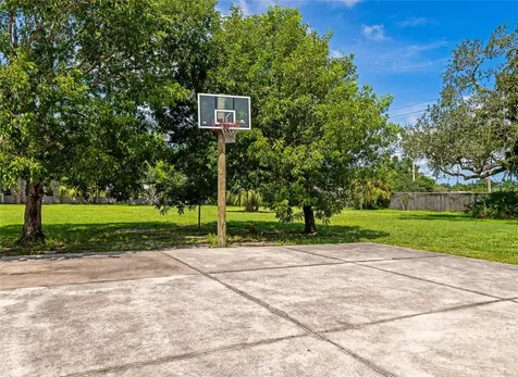 3225 Ramblewood Drive Sarasota FL 34237