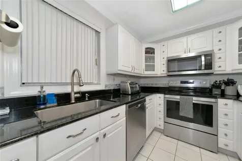 3225 Ramblewood Drive Sarasota FL 34237