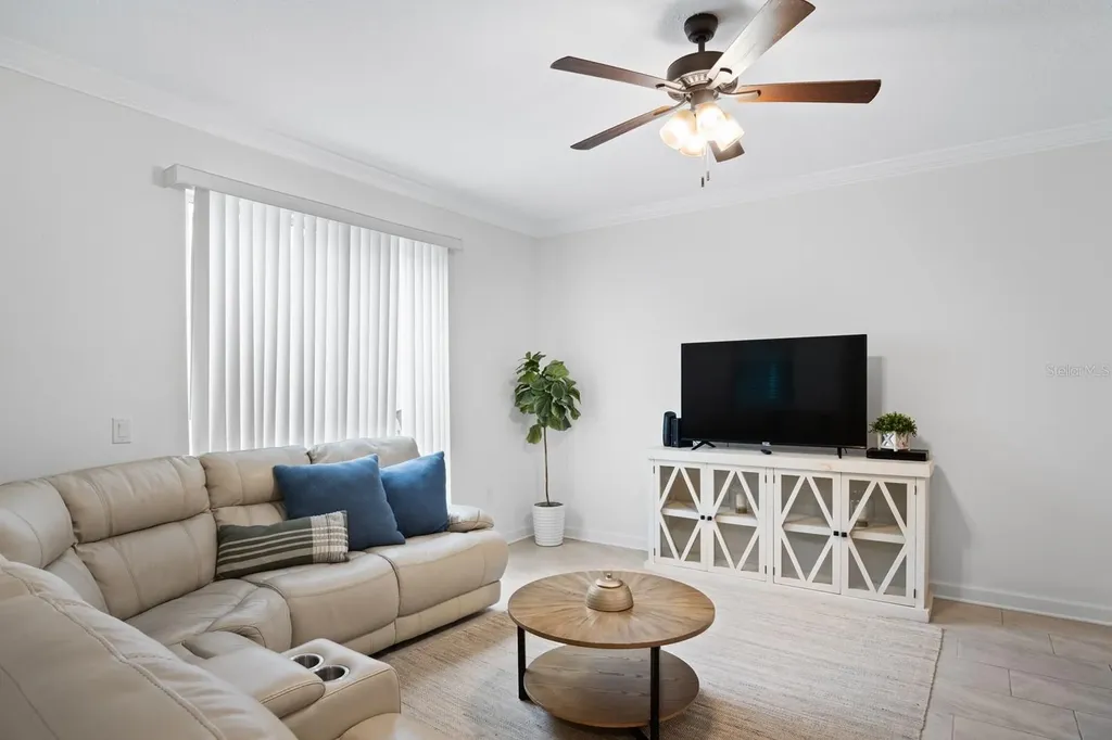 1042 Splash Shot Place Davenport FL 33896