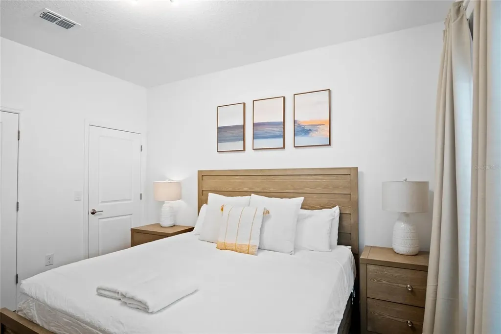 1042 Splash Shot Place Davenport FL 33896