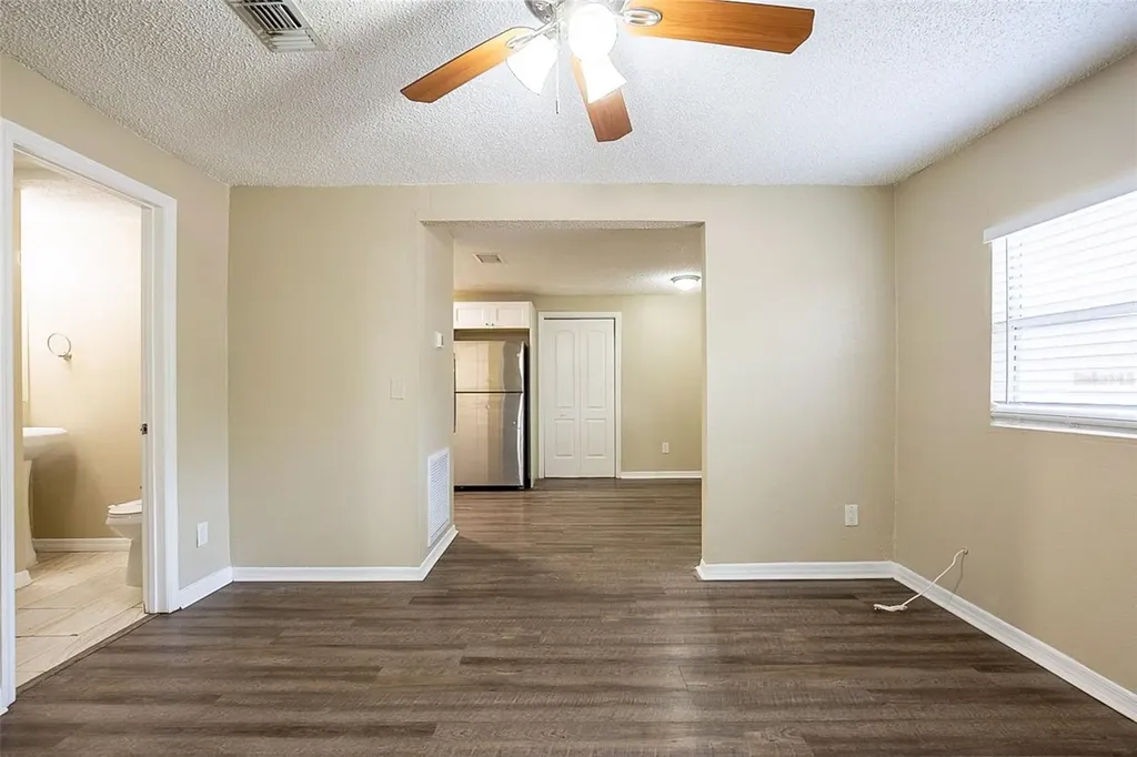 2115 E Ellicott Street Tampa FL 33610