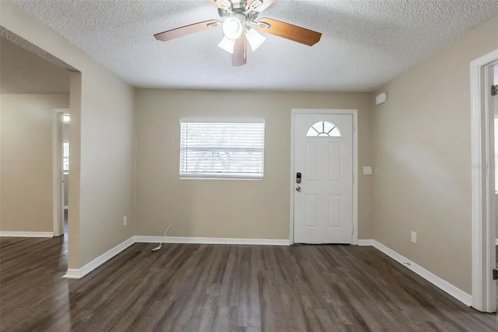 2115 E Ellicott Street Tampa FL 33610
