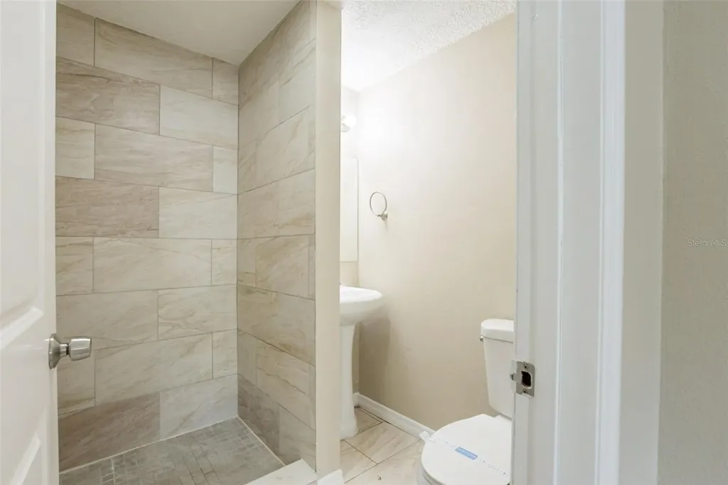 2115 E Ellicott Street Tampa FL 33610