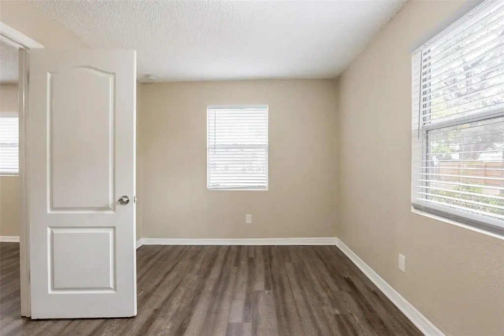 2115 E Ellicott Street Tampa FL 33610