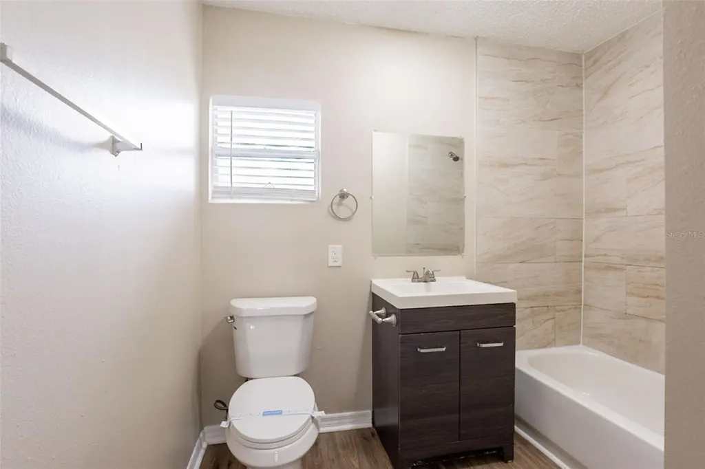 2115 E Ellicott Street Tampa FL 33610