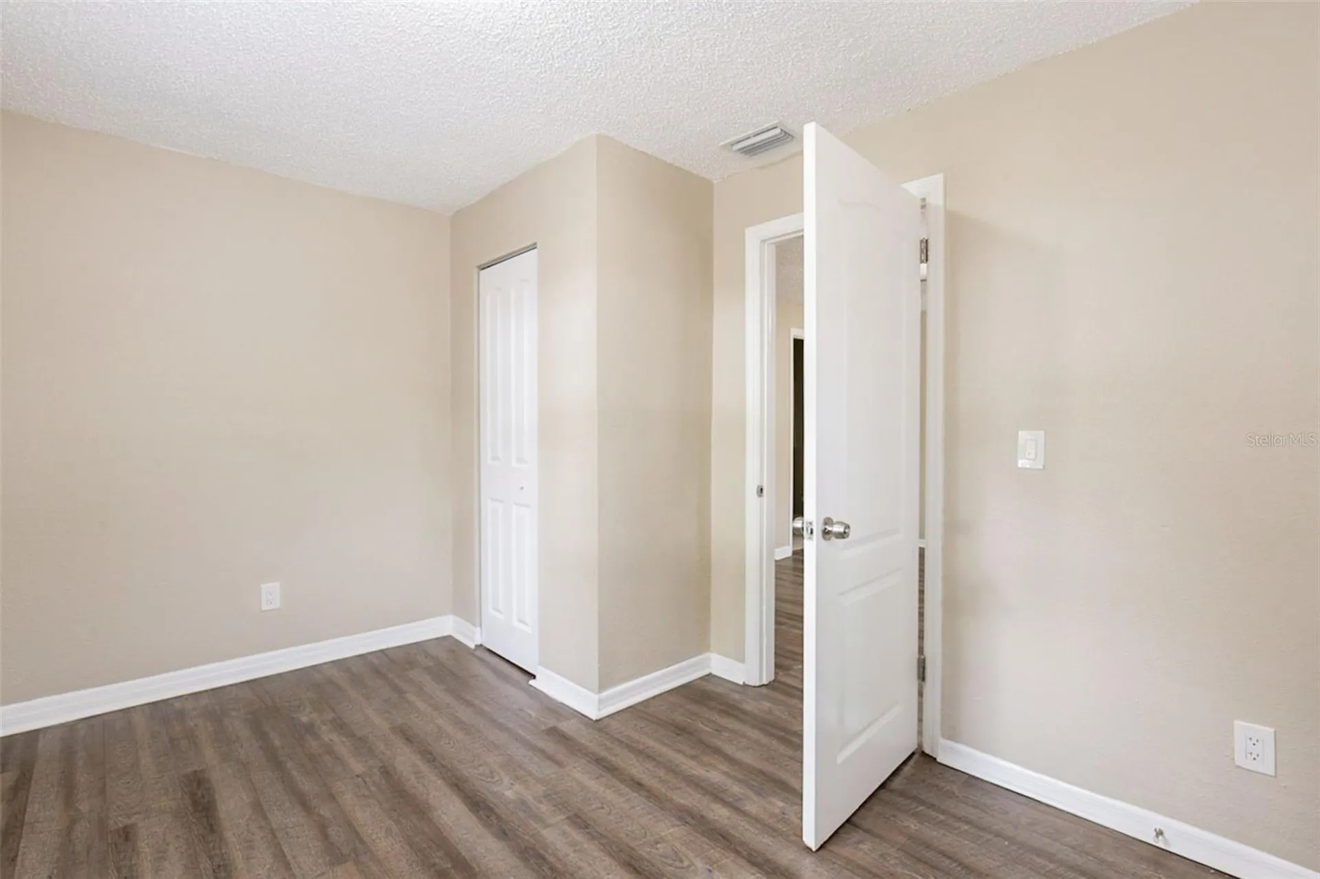 2115 E Ellicott Street Tampa FL 33610
