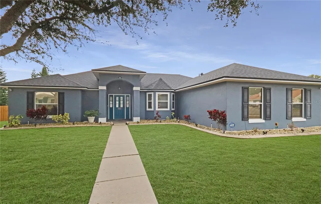 640 Woodview Drive Tavares FL 32778