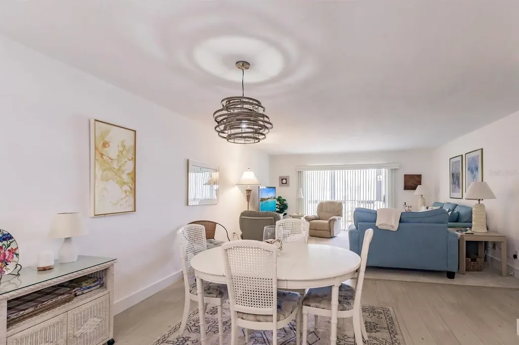 1055 W Peppertree Drive Sarasota FL 34242