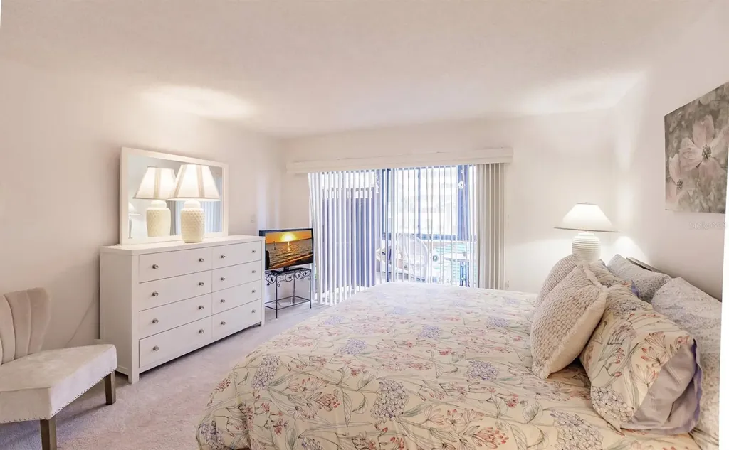 1055 W Peppertree Drive Sarasota FL 34242