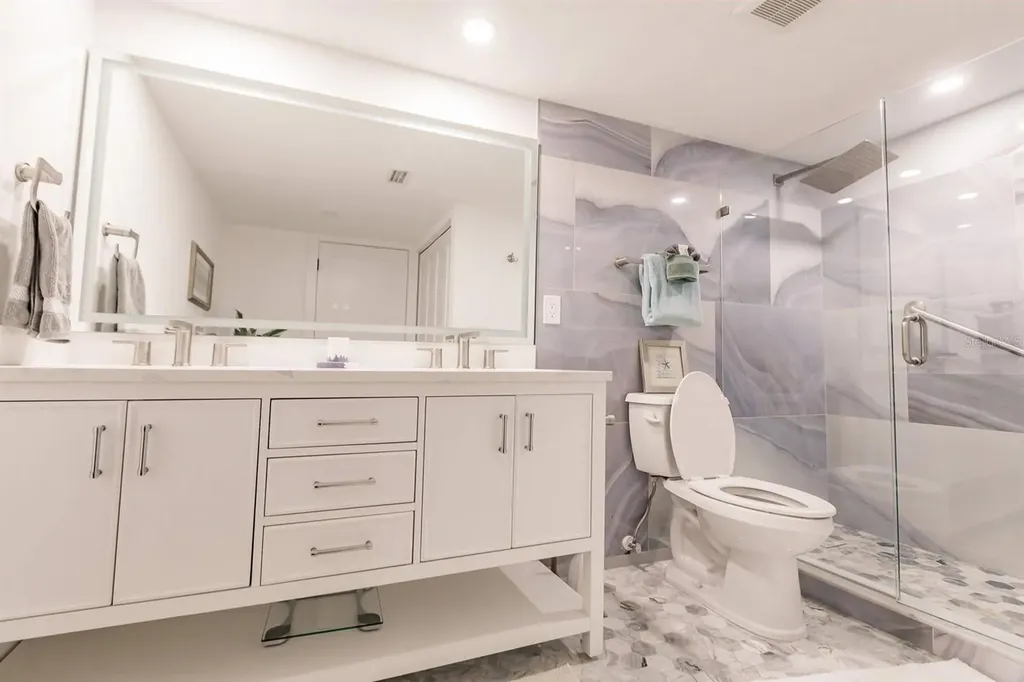 1055 W Peppertree Drive Sarasota FL 34242