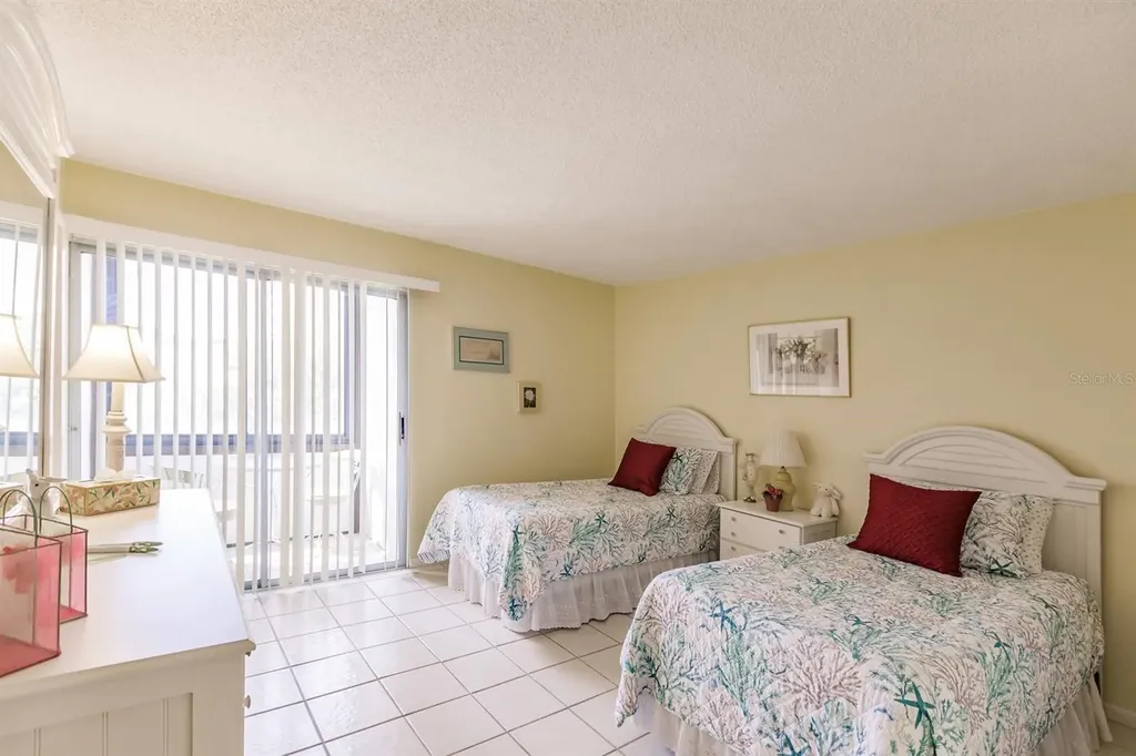 1055 W Peppertree Drive Sarasota FL 34242
