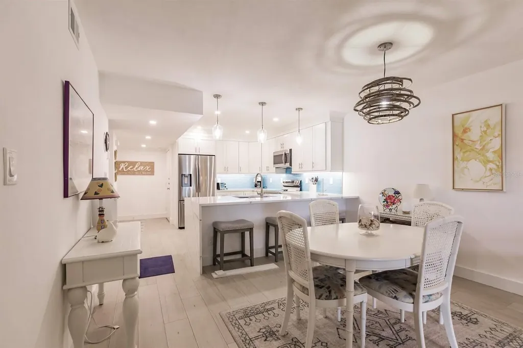 1055 W Peppertree Drive Sarasota FL 34242