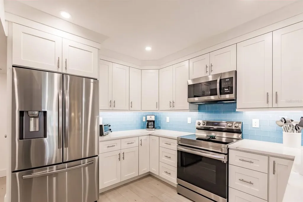 1055 W Peppertree Drive Sarasota FL 34242