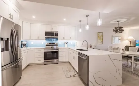 1055 W Peppertree Drive Sarasota FL 34242