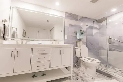 1055 W Peppertree Drive Sarasota FL 34242