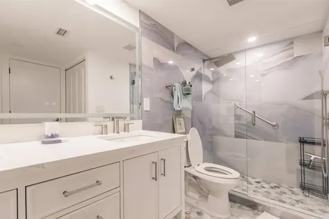 1055 W Peppertree Drive Sarasota FL 34242