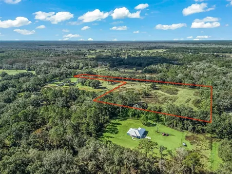2082 44-a Wildwood FL 34785