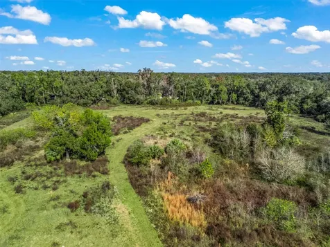 2082 44-a Wildwood FL 34785