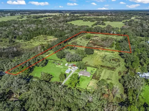 2082 44-a Wildwood FL 34785