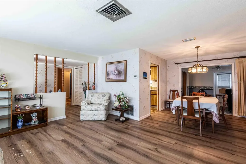 1830 Oak Forest Drive S Clearwater FL 33759