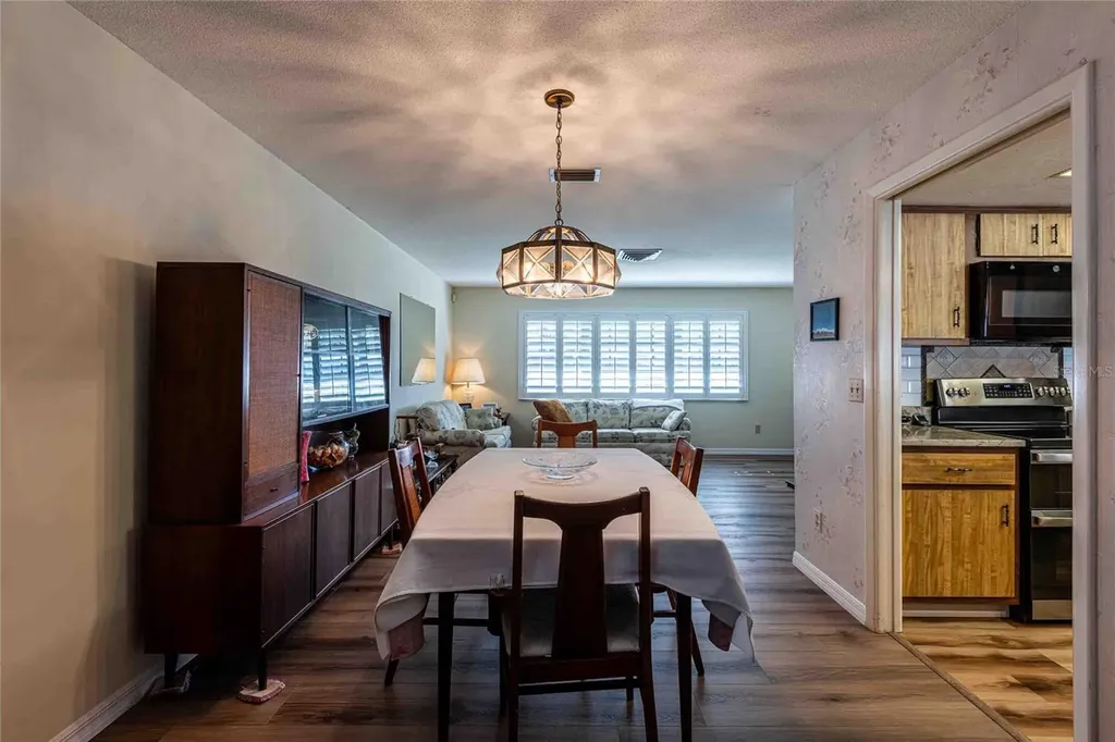 1830 Oak Forest Drive S Clearwater FL 33759