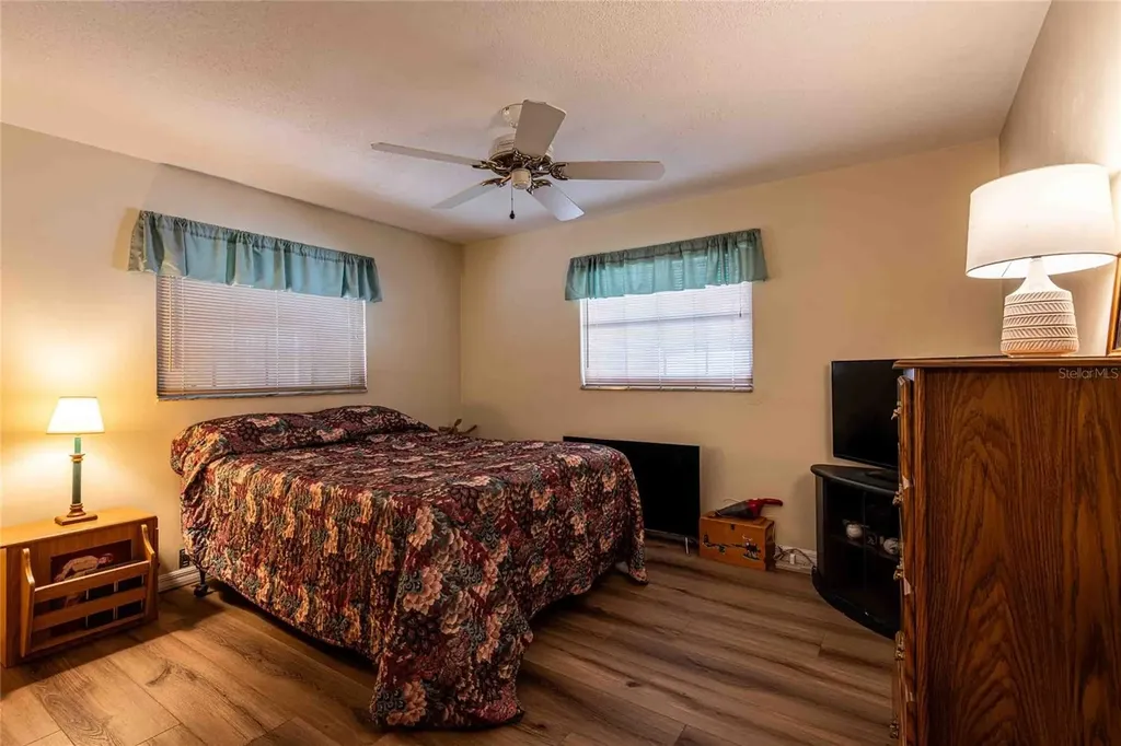 1830 Oak Forest Drive S Clearwater FL 33759