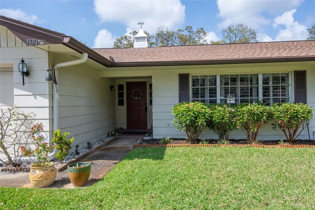 1830 Oak Forest Drive S Clearwater FL 33759