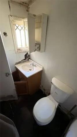 1121 S Adelle Avenue Deland FL 32720