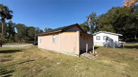 1121 S Adelle Avenue Deland FL 32720