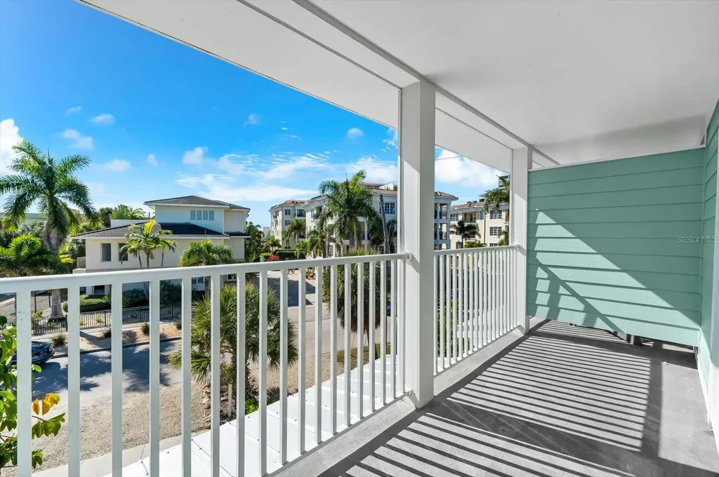 355 Calle Miramar Sarasota FL 34242