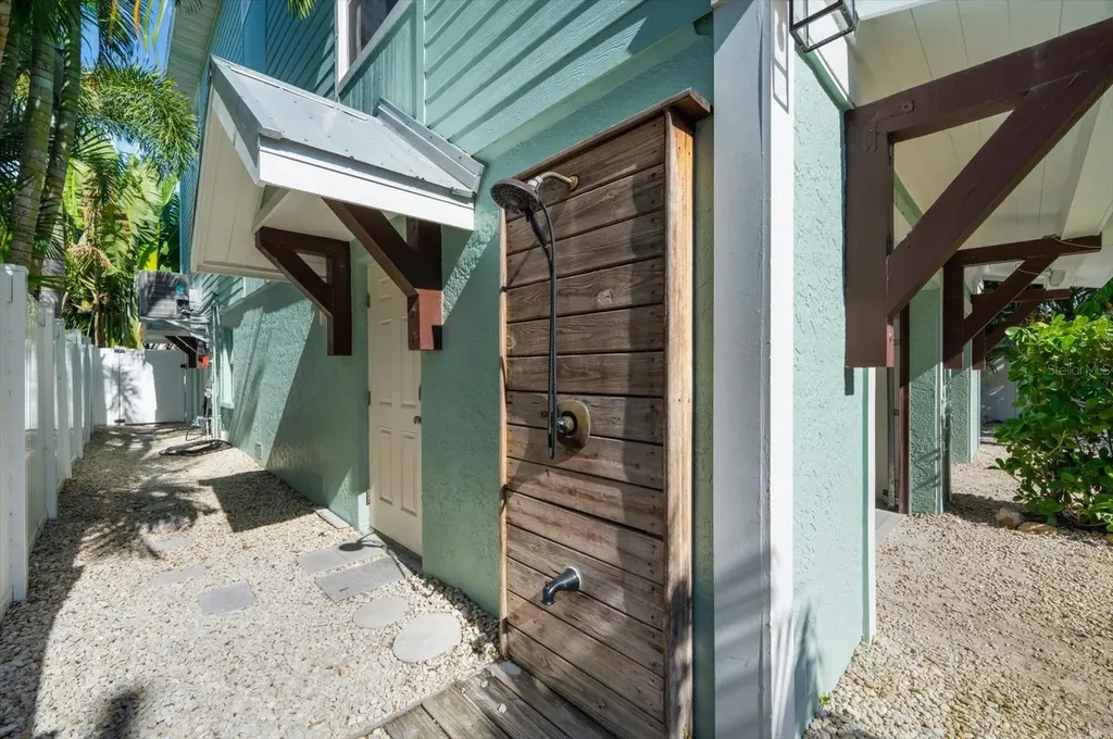 355 Calle Miramar Sarasota FL 34242